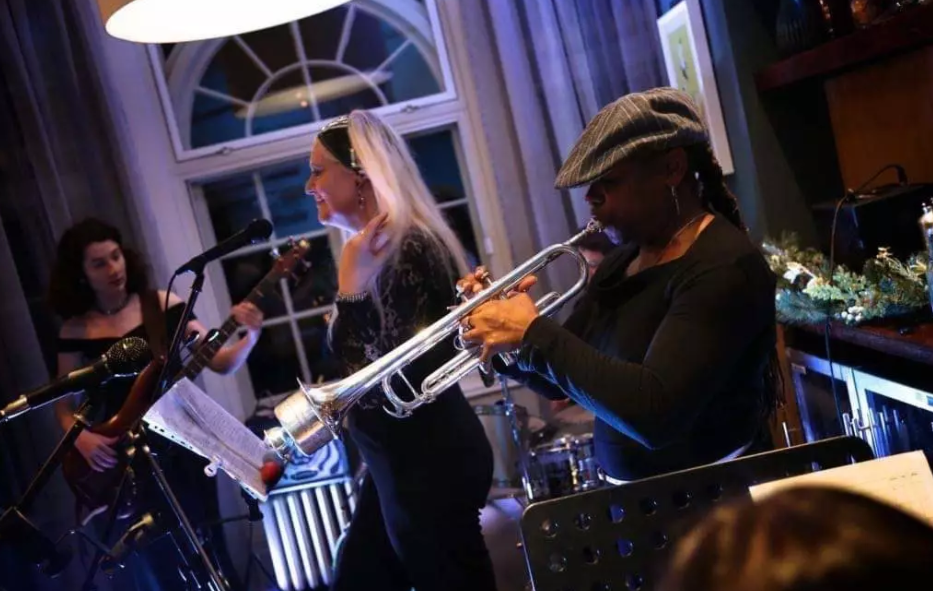 LIVE JAZZ AT THE ROW - The Clarendon 7